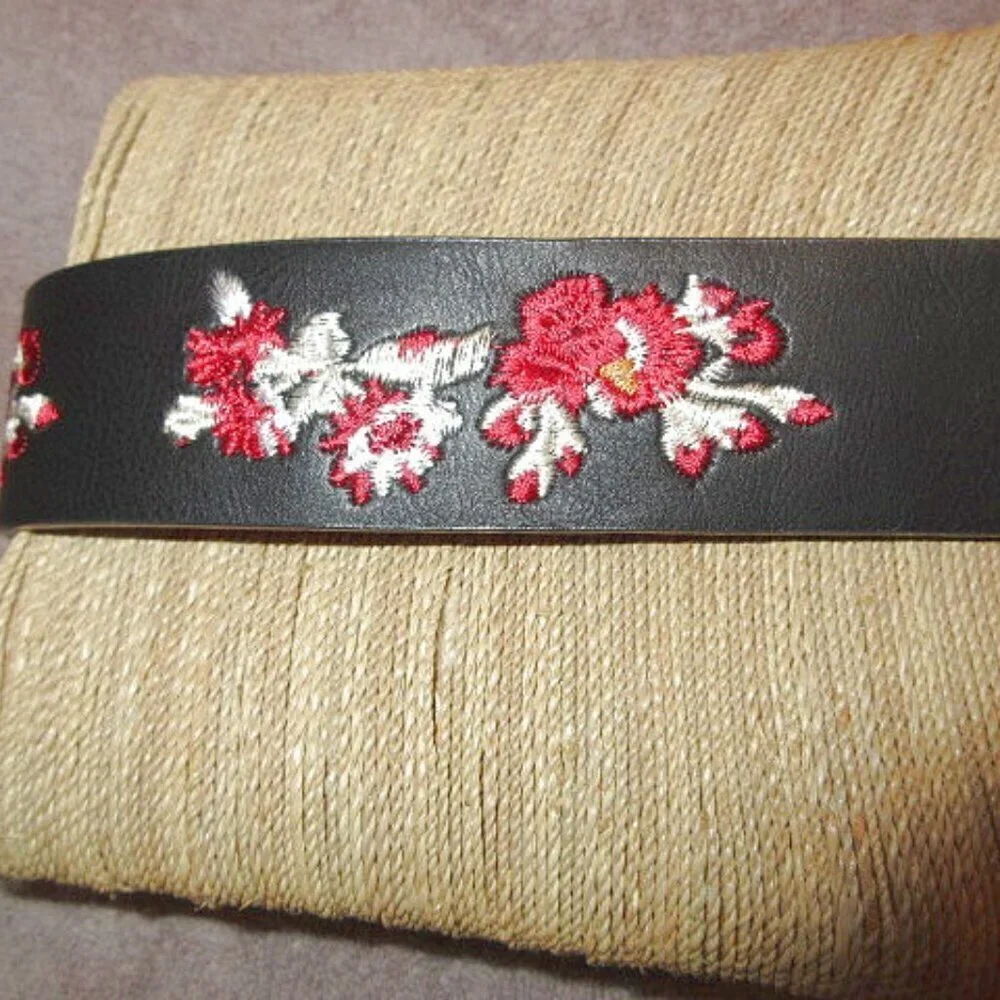 Jessica Simpson Embroidered Belt Size M Faux Leather Dark Floral Whimsigoth Boho